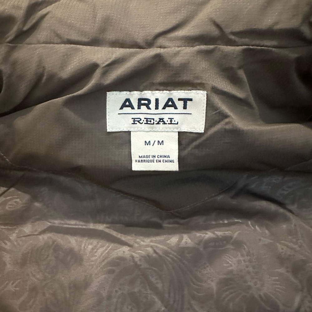 Ariat banyan bark insulated vest with synch back in a size medium - Picture 9 of 10